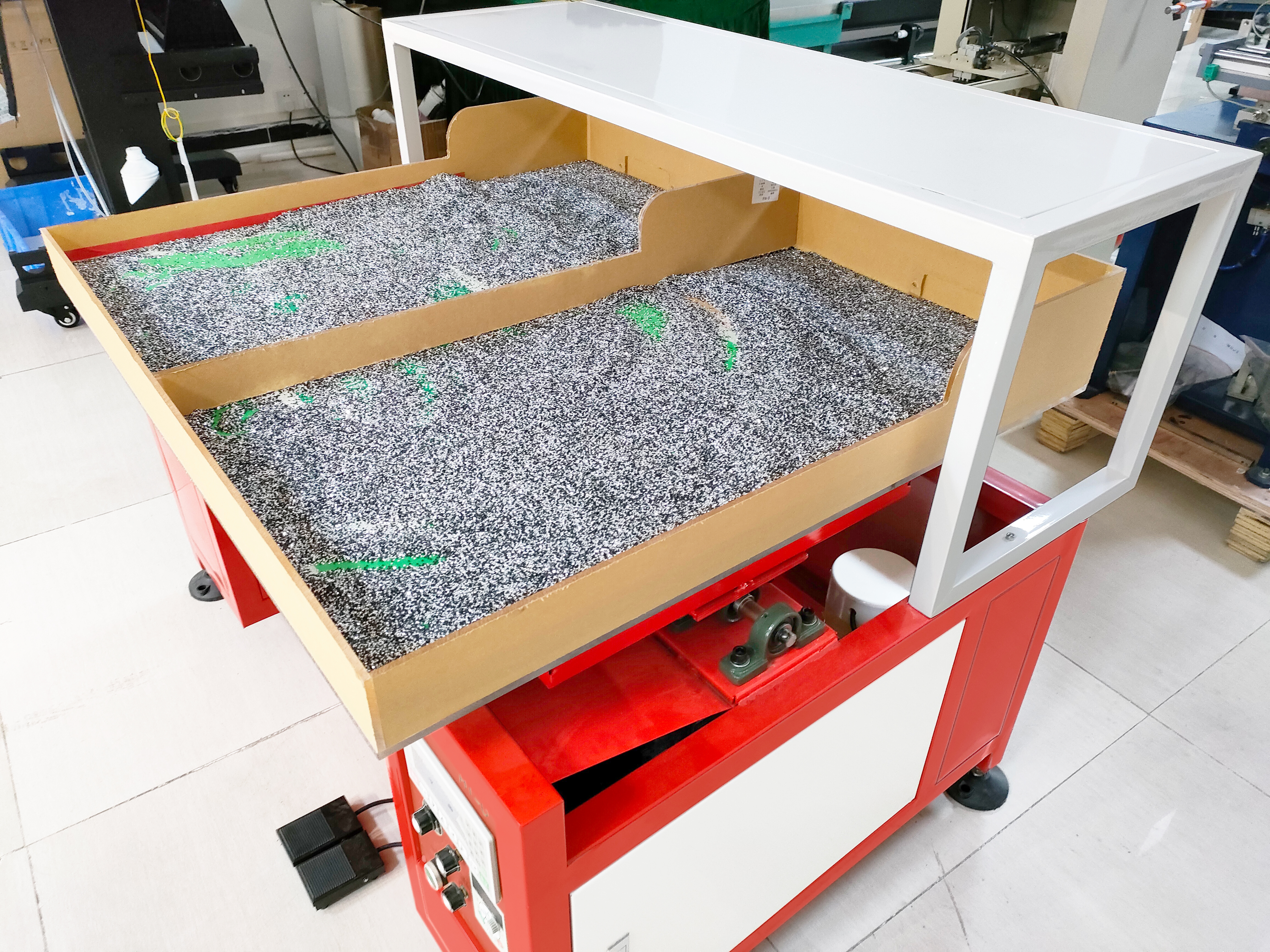 HT-D Automatische Crystal Stone Wijzigen Strass Transfer Papier Borstelen Schudmachine Borstel Hot Fix Strass Motief Making Machine